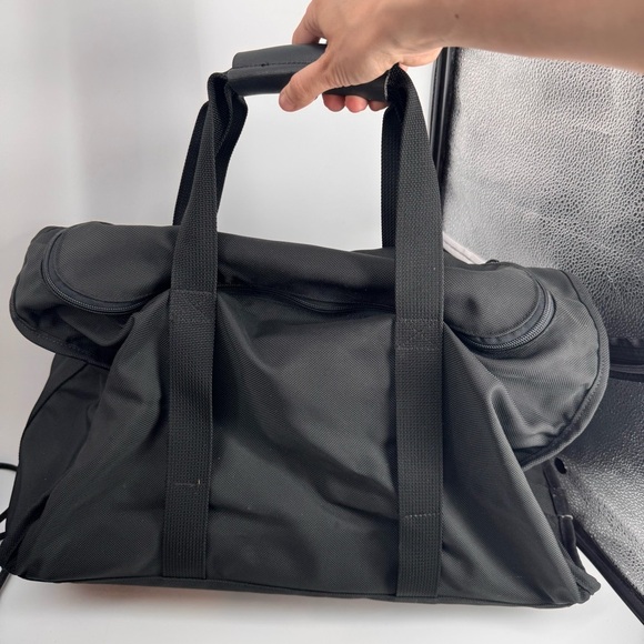 TUMI Black Expandable Boston Ballistic 22" Carry On Duffle Bag - Picture 5 of 8